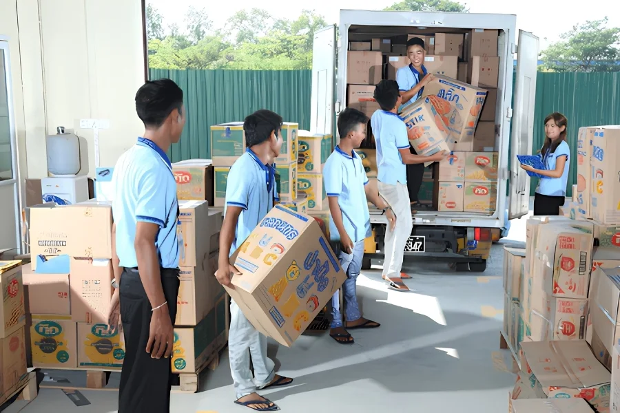 Hỗ trợ giao nhận hàng hóa trên địa bàn tỉnh Đắk Lắk, đáp ứng nhu cầu vận chuyển nhanh chóng và thuận tiện.