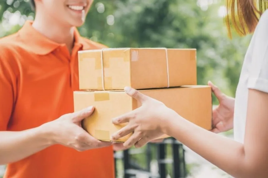 Khách có thể lựa chọn hình thức giao nhận phù hợp