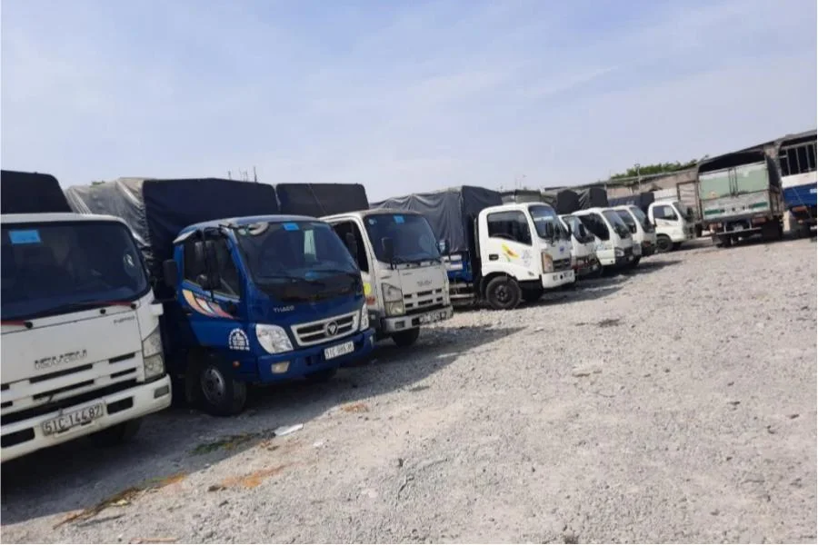 Chành xe 247 luôn kiểm tra kỹ phương tiện trước khi khởi hành đi giao hàng