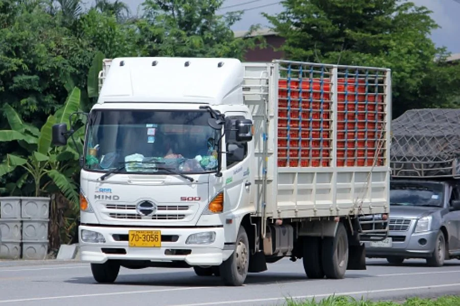 Hàng nặng, số lượng lớn được bố trí vị trí xếp và chèn lót trước khi xe xuất bến