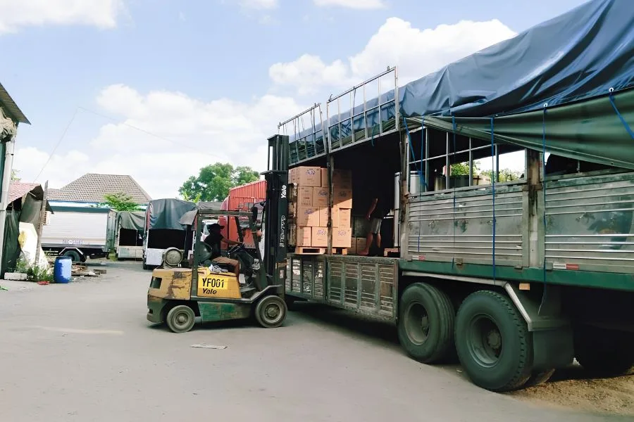 Cùng với đội xe tải đa dạng tải trọng, chúng tôi đáp ứng nhu cầu nhận hàng tại nhiều khu vực.