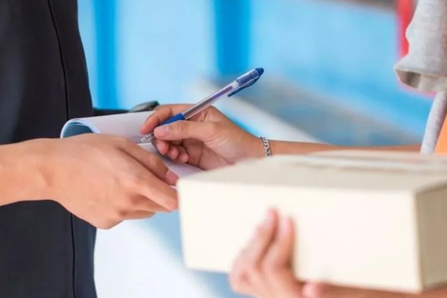 Một số mặt hàng cần thêm giấy tờ chuyên ngành trước khi đưa lên xe