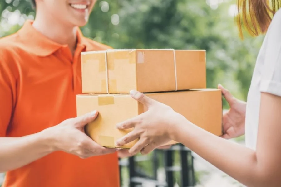 Phù hợp khi người gửi cần lấy tận nơi nhưng người nhận có thể tự nhận