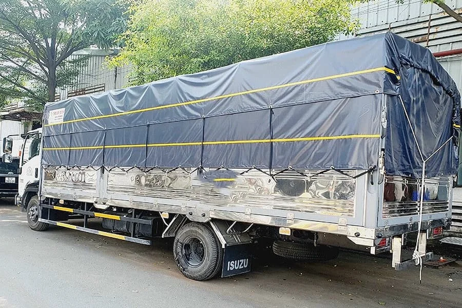 Loại xe tải 5 tấn chở hàng.